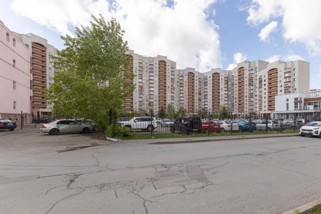 Квартира 4-комнатная Квартира — Казань