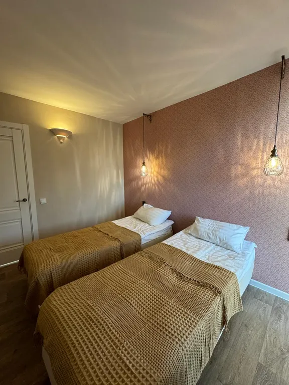 Апартаменты с видом на церковь Двенадцати апостолов