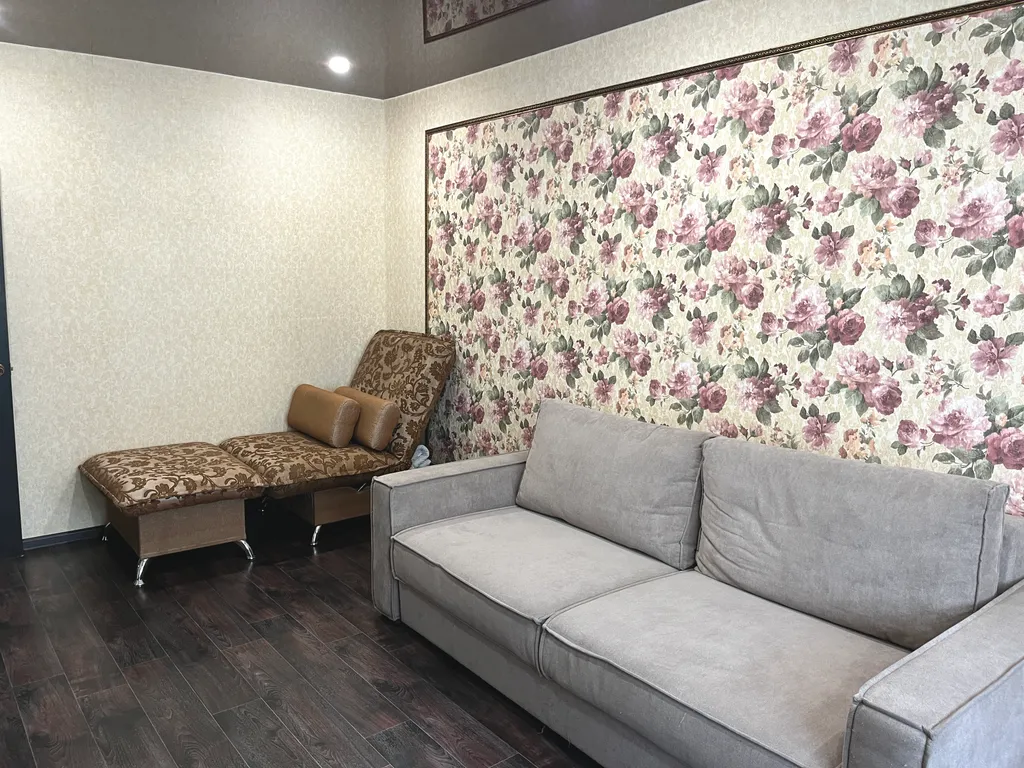 Квартира люкс в районе ДК Металлургов с большой кухней