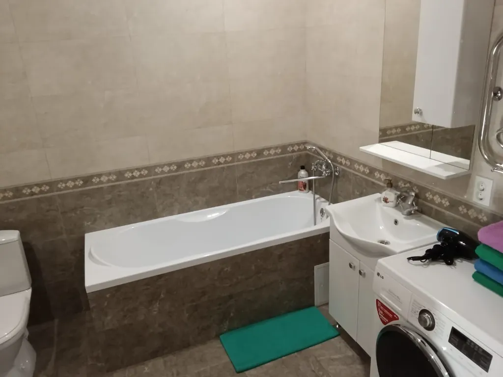 Часть дома,индивидуальное отопление, новый ремонт (дет.принадлежности)