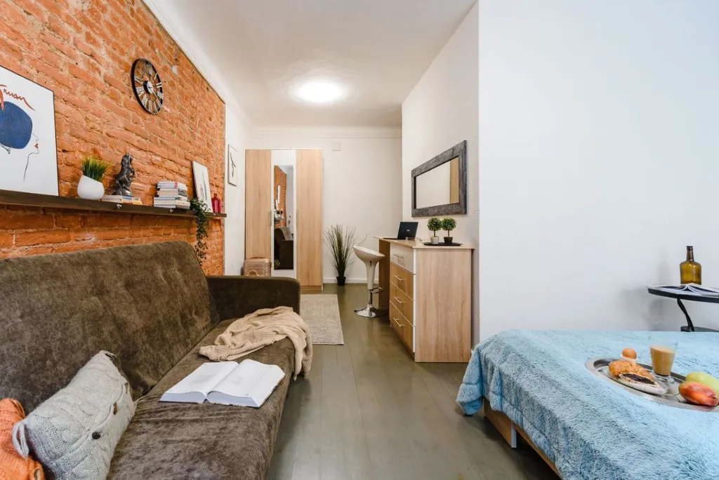 Квартира Трехкомнатные апартаменты 100 м² у Дворцовой площади. Для 8 гостей. — Санкт-Петербург