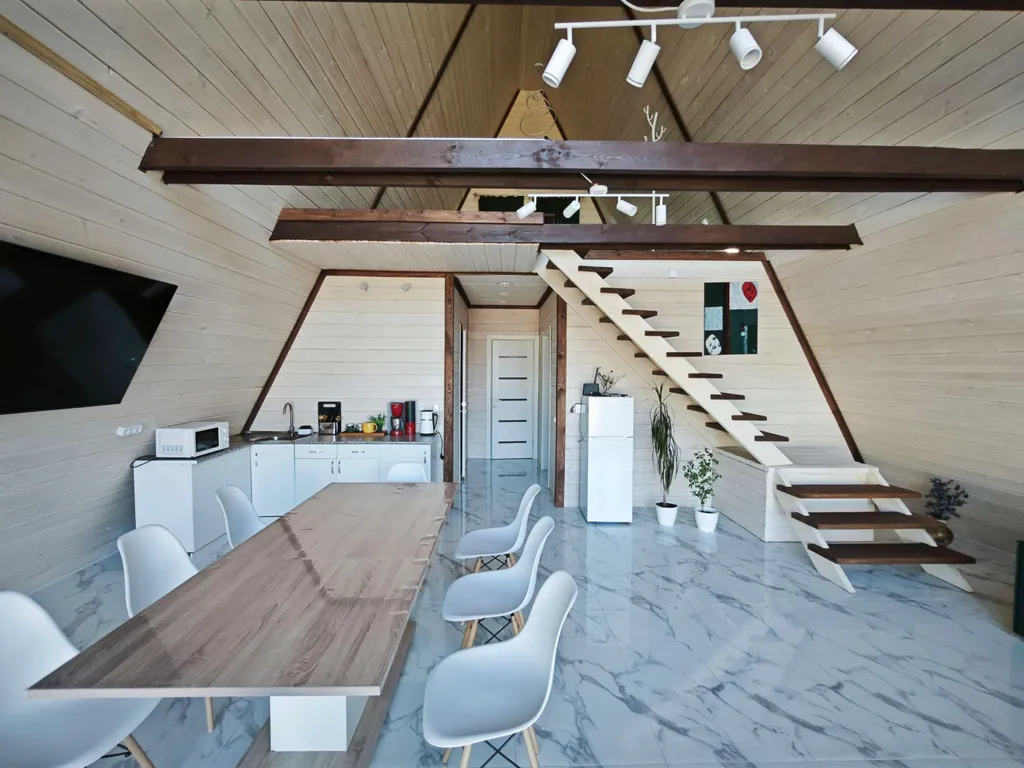 Уютный большой дом A-Frame с чаном рядом с Волгой