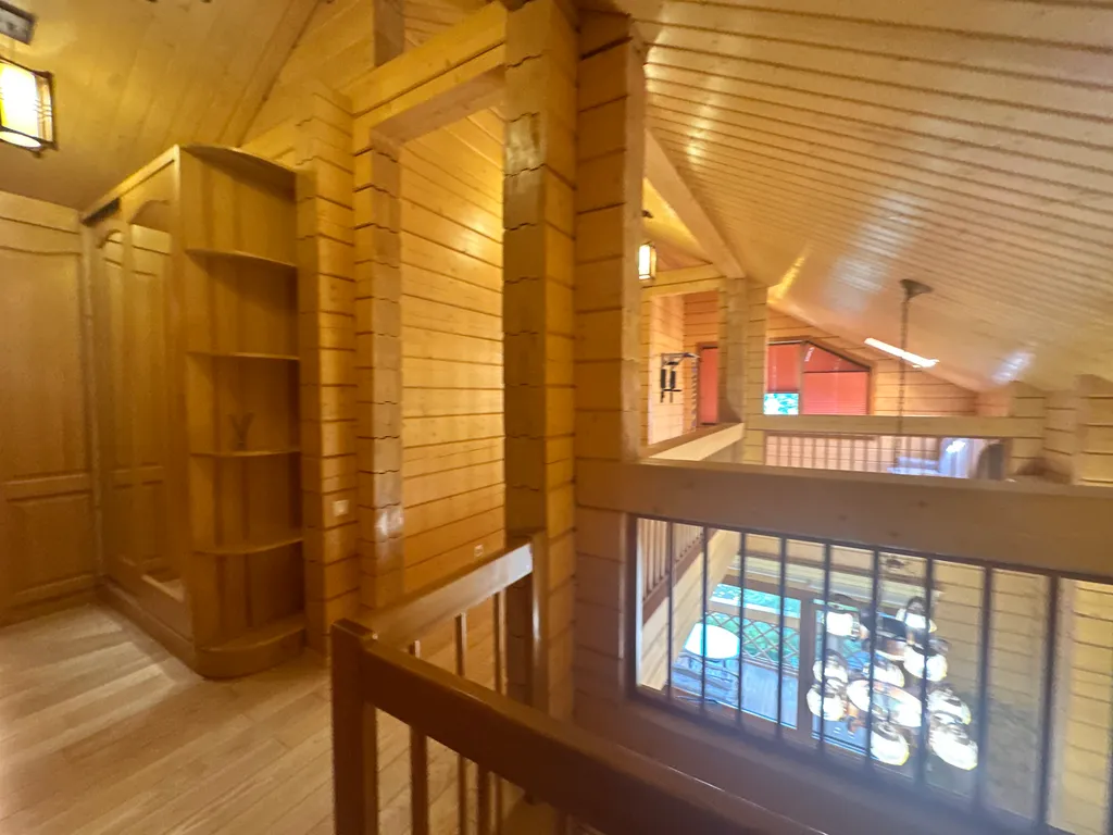 Деревянный дом с приватной территорией