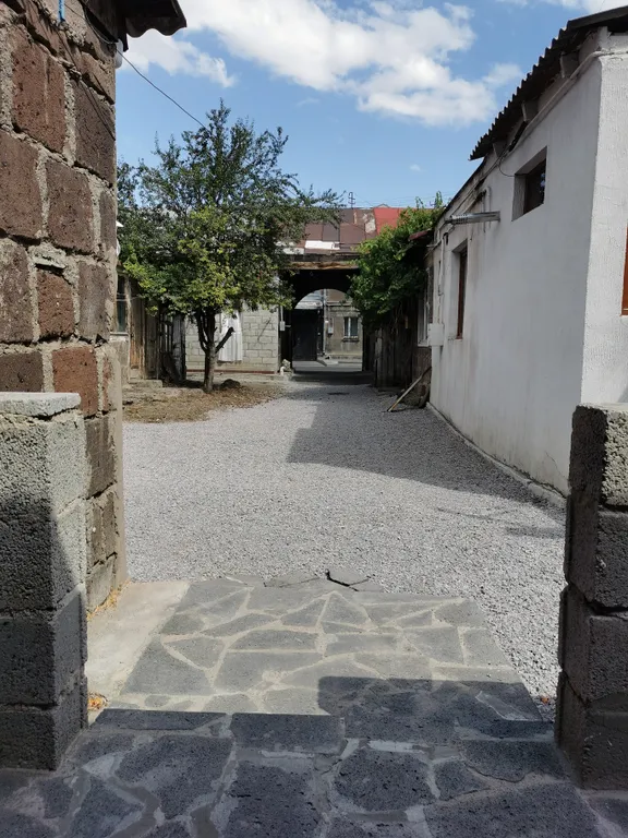 Уютный дом в центре города