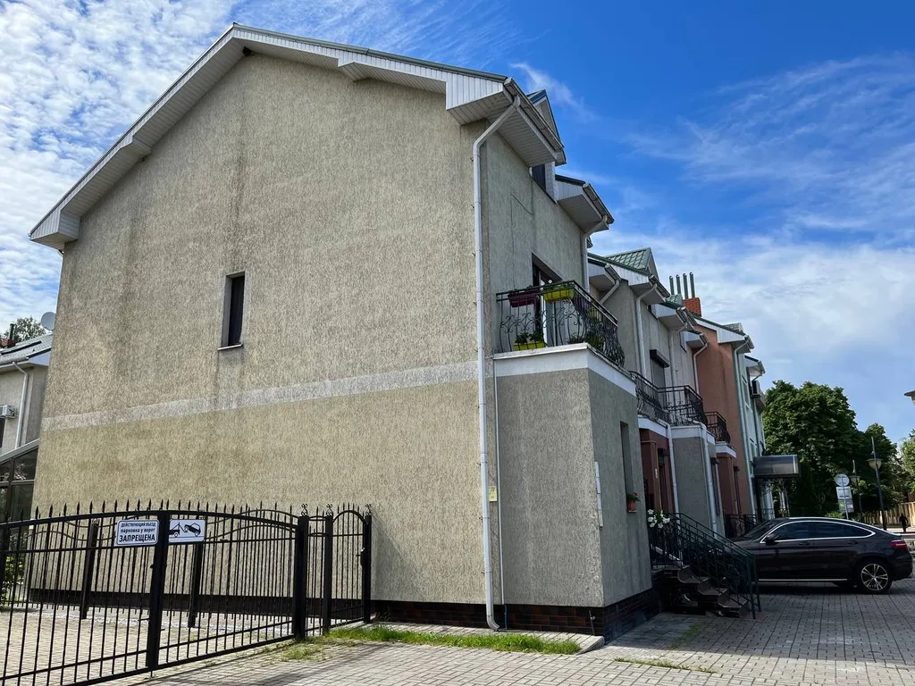 Просторный таунхаус с зимним садом