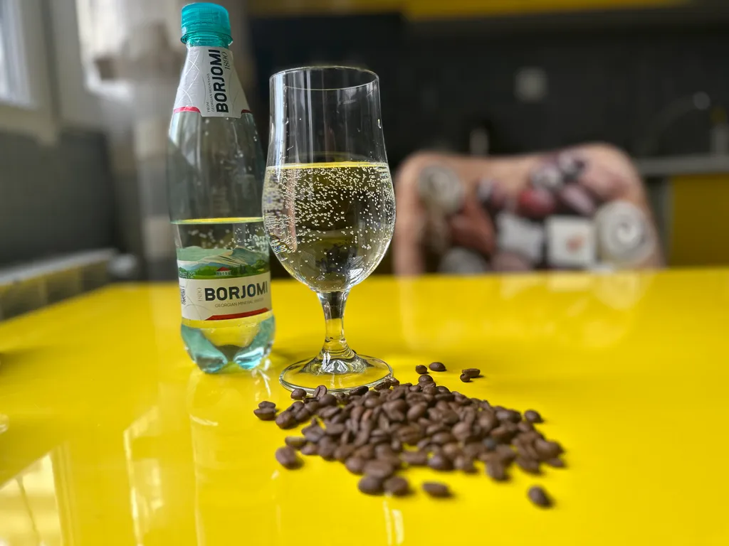 Yellow bouleward аpartment