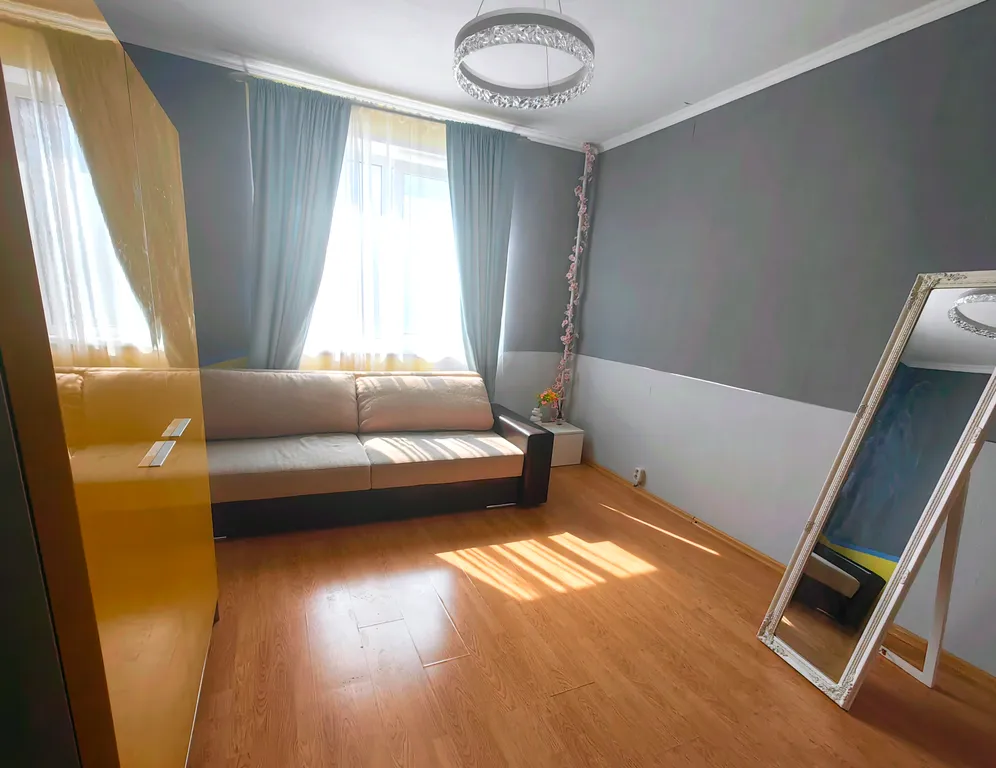 Отдельная комната с фитнес зоной. рядом с метро.