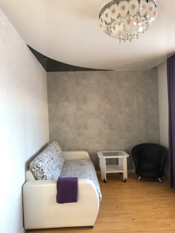 Уютная двушка в хорошем доме возле ЦУМа, рядом с Новогодней Елкой