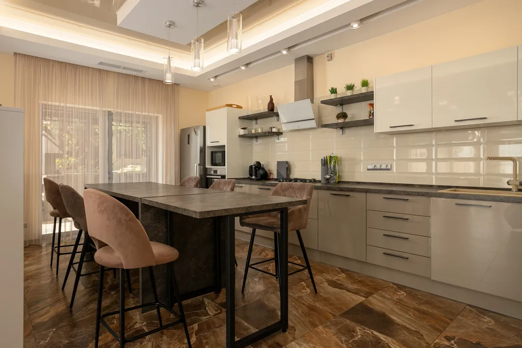 Дом с бассейном с видом на море