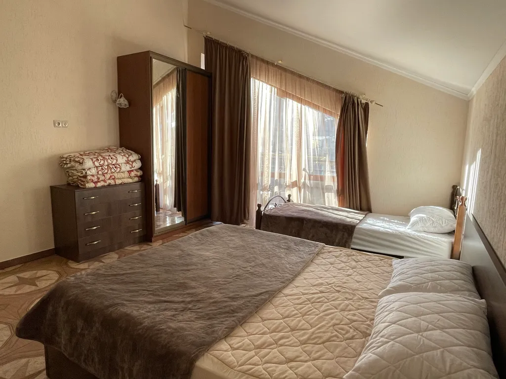 Уютный и просторный коттедж в центре поселка