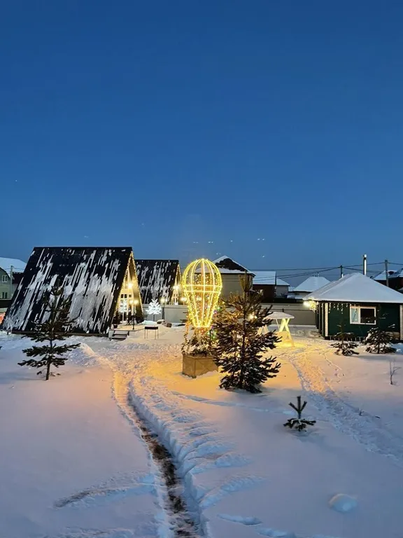 Уютный, современный домик в стиле а-фрейм