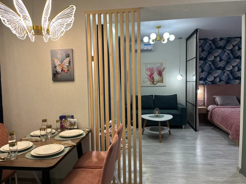 Улучшеные апартаменты баттерфляй с камином в центре