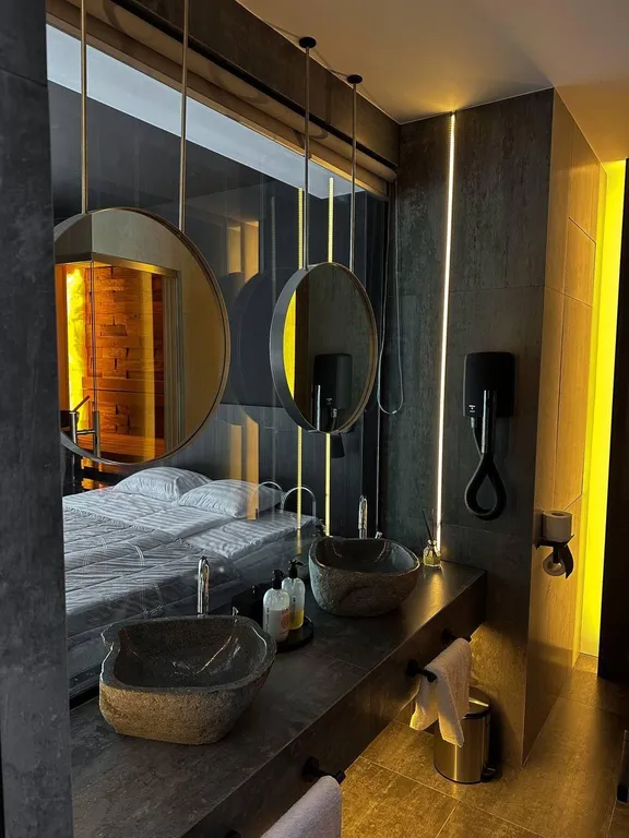 Загородный дом Helsinki с панорамными окнами на берегу реки Вуокса