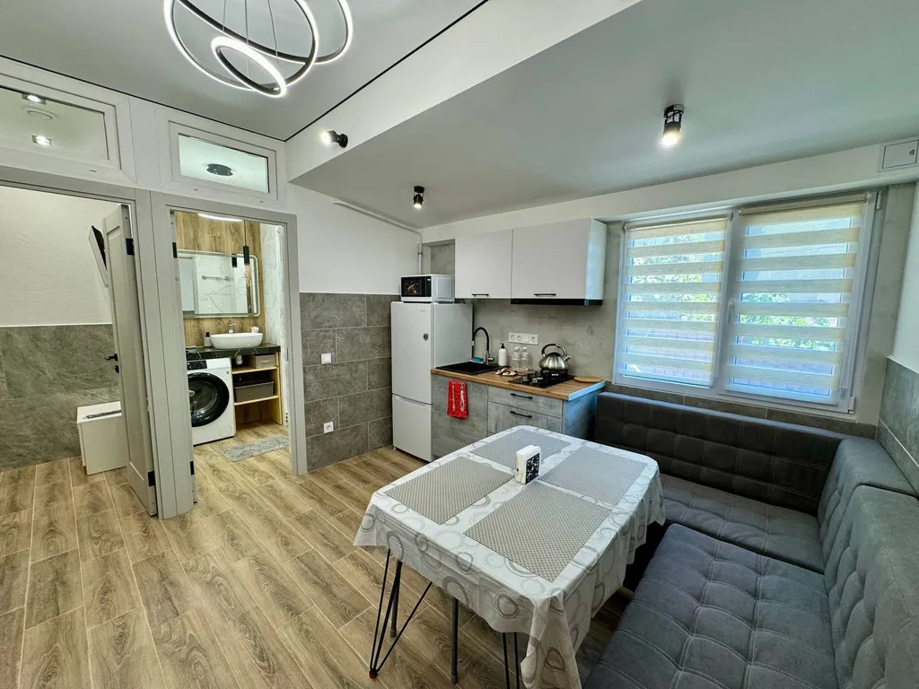 Коттедж Домик с террасой в центре — Сочи