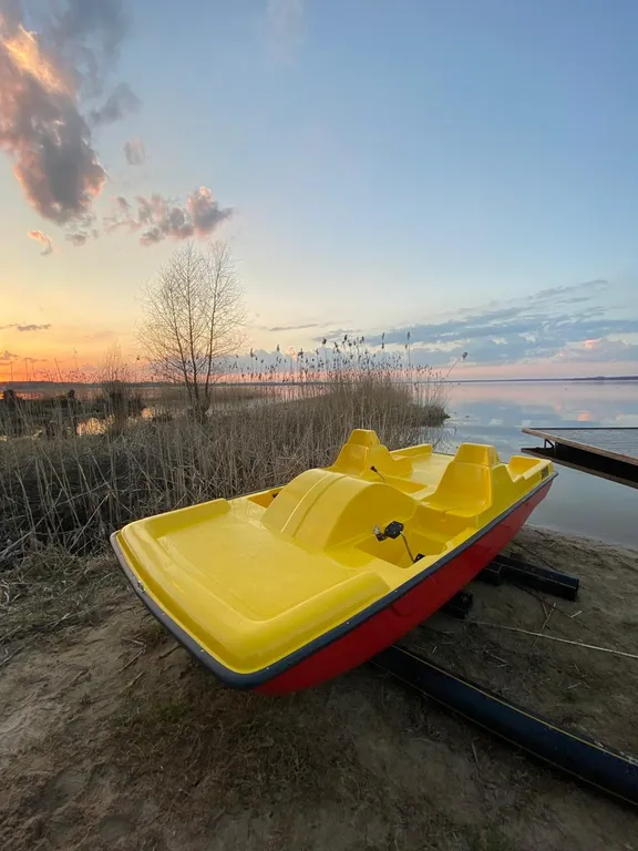 Домик сказка на берегу озера Селигер