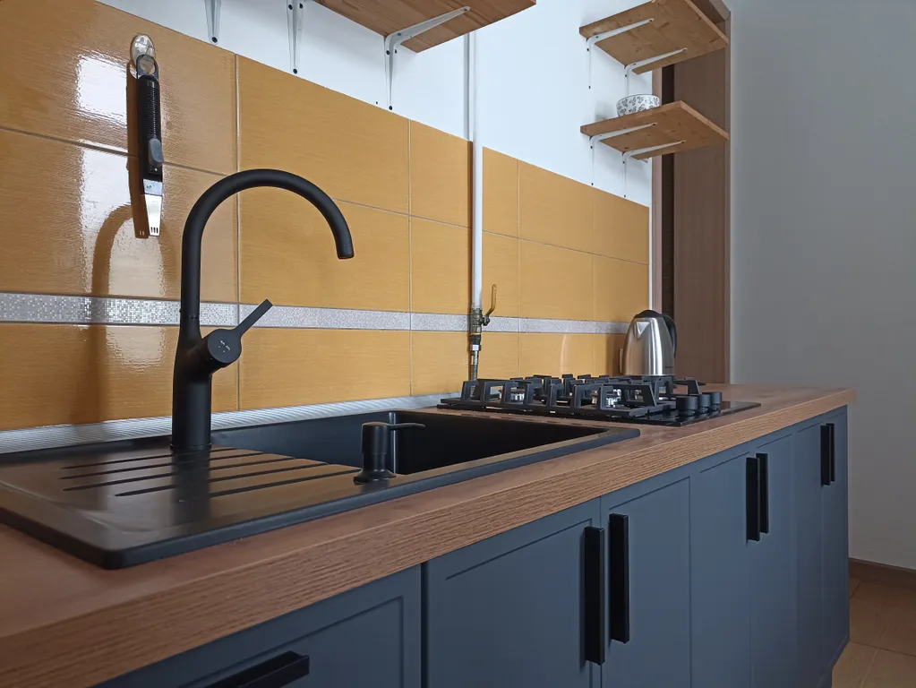 Мансарда в сталинке с арочными окнами