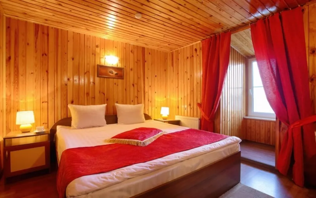 Двухкомнатный четырёхместный номер с сауной (мансарда)