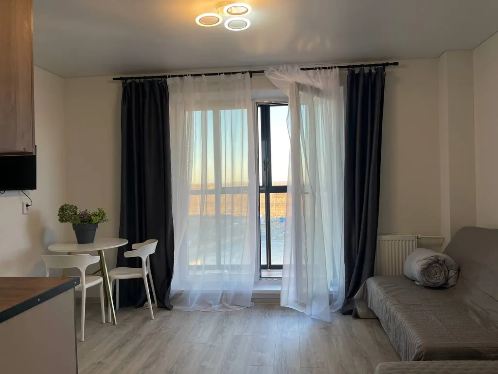 Студия с видом на лес