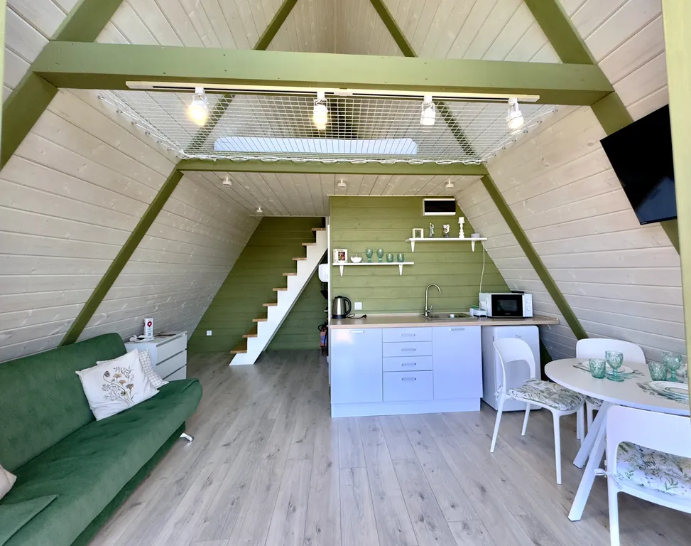 Aframe white, Дом на берегу Рыбинского моря