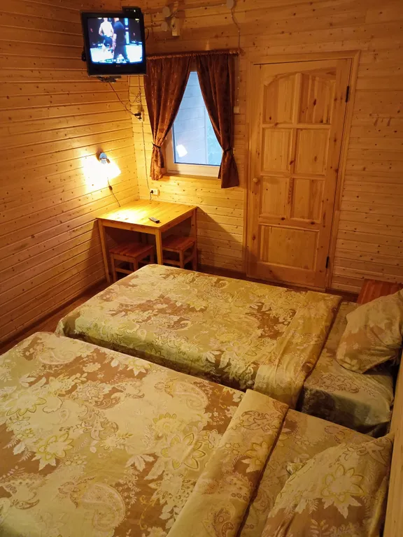 Дом на берегу Красного озера