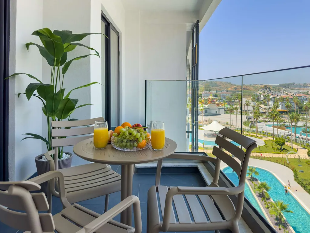 Azura World E с премиум инфраструктурой