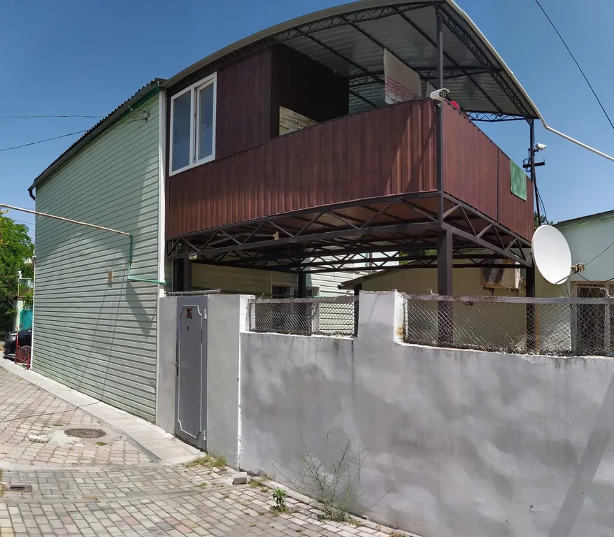 Дом у моря и парка фрунзе