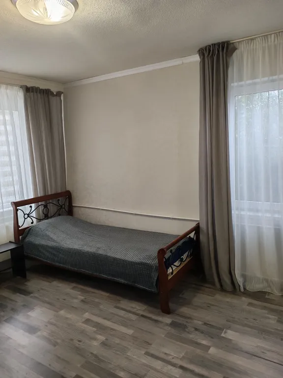 Дом возле моря, центр