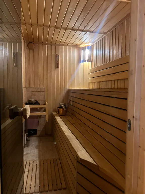 Коттедж у реки