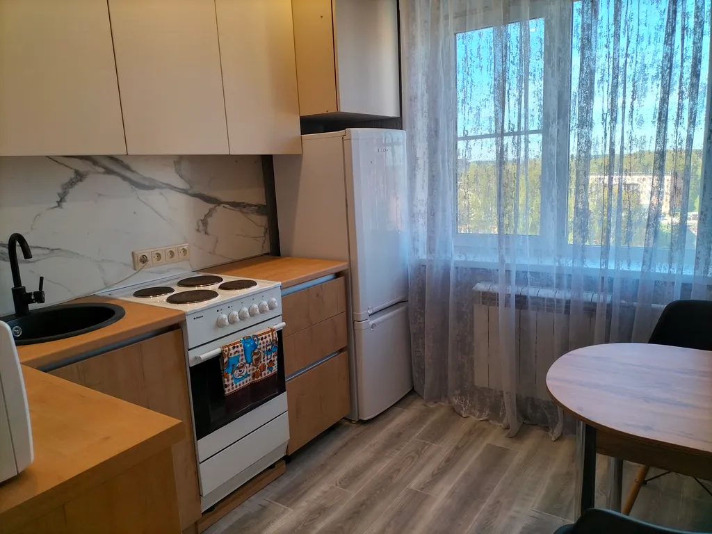 Двухкомнатная возле Зима-Лето