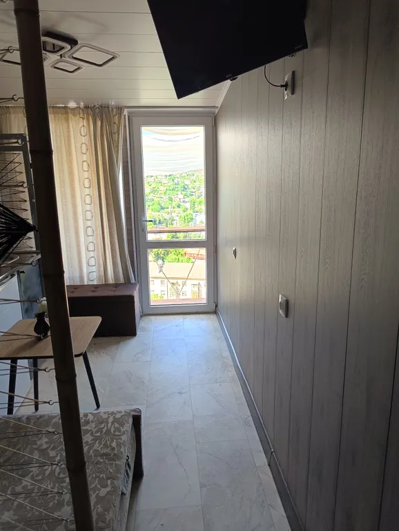 Домик на горке