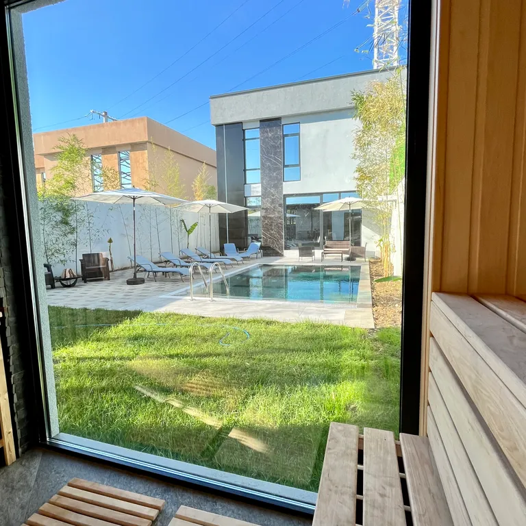 Коттедж с бассейном и баней