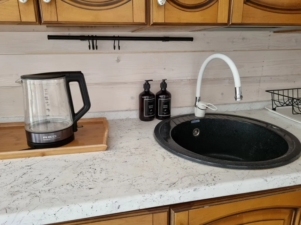 Деревянный дом в деревне дача фермера