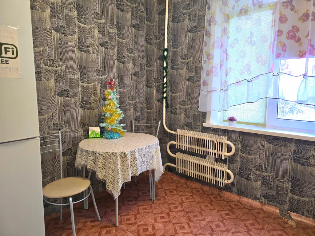 Однушечка возле линии в центре харьковской горы