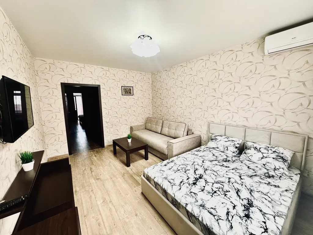 Квартира Комфортная двухкомнатная квартира в 2 минутах от парка Галицкого — Краснодар