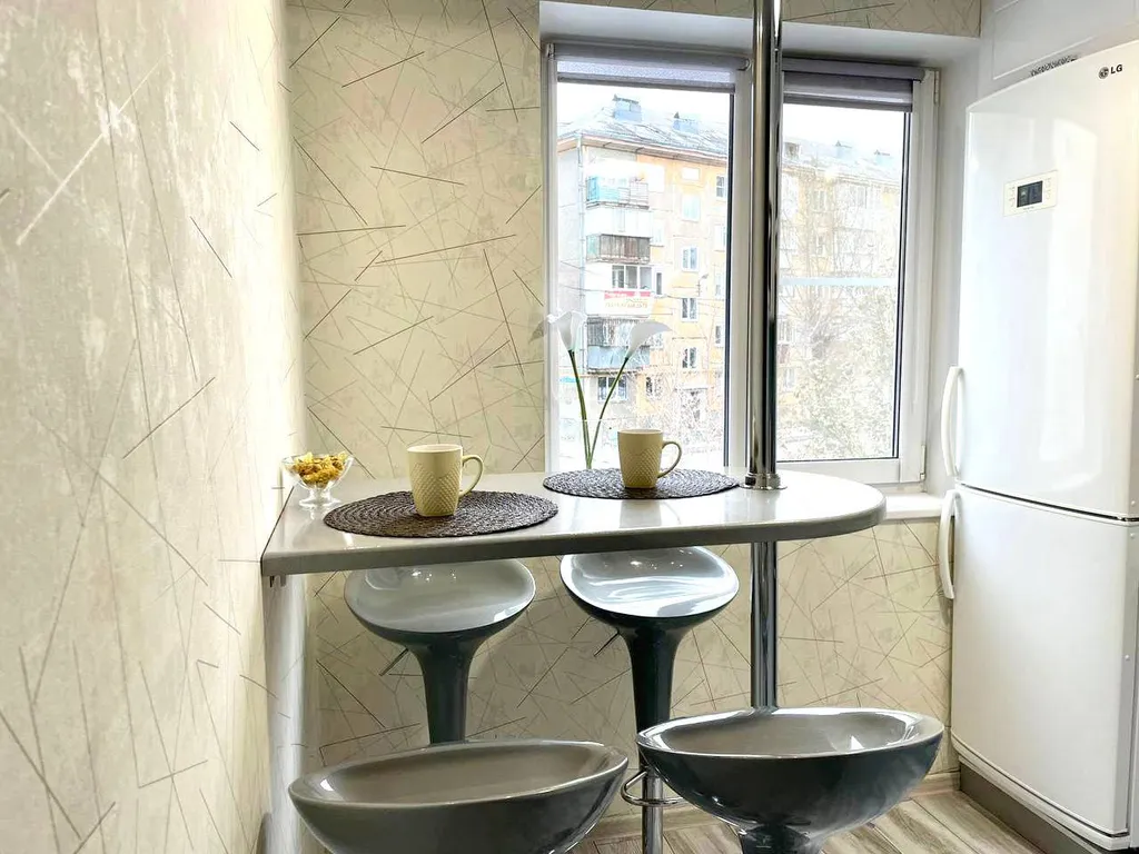 Поделам двушка рядом с ж/д вокзалом