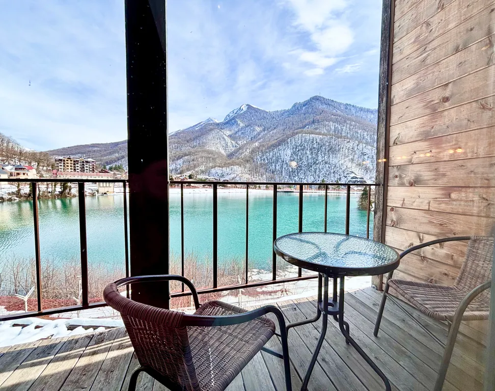 Апартаменты у озера с панорамой гор