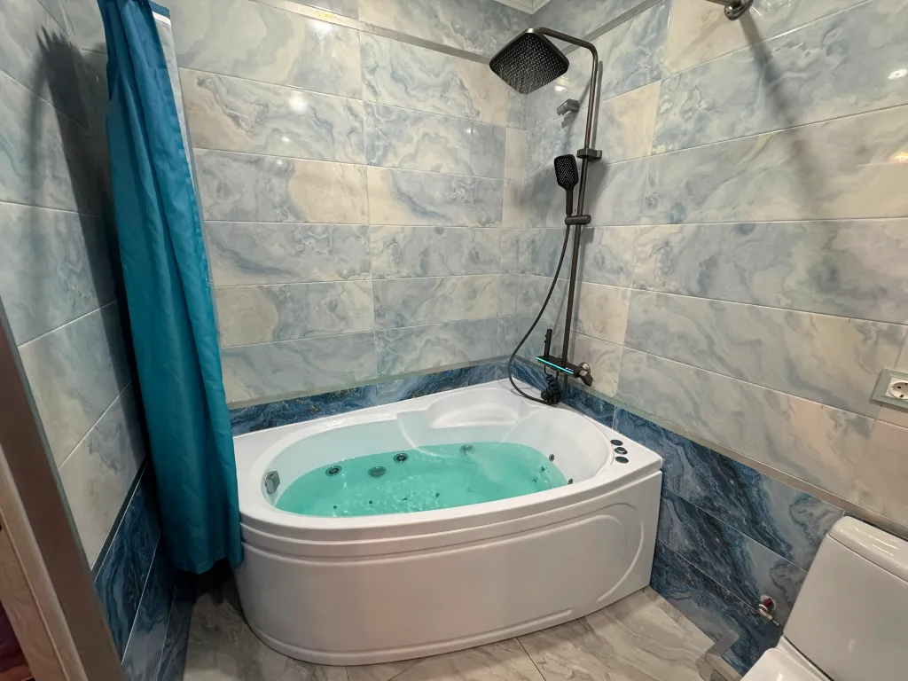 Vip-loft с джакузи, большая 1-комнатная квартира