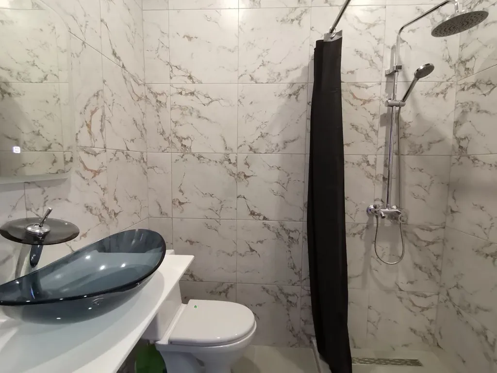 Студия с высокими потолками (3 метра) и чистым подъездом