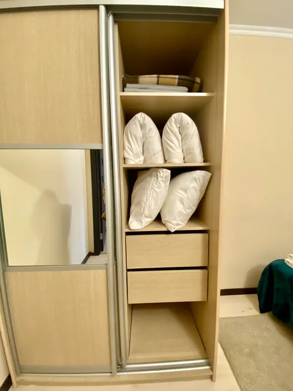 Рядом с черным озером