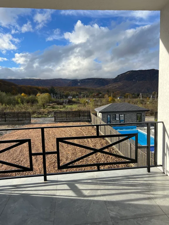 Коттедж «Панорама вершин» с видом на гору Монах