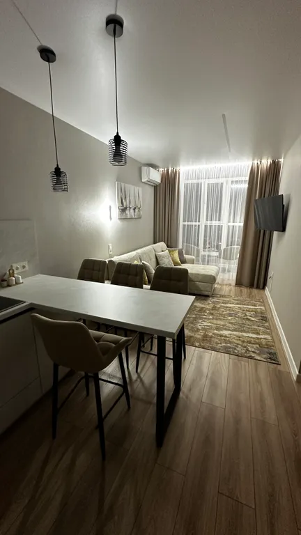 Видовая уютная квартира с дизайнерским ремонтом и видом на реку