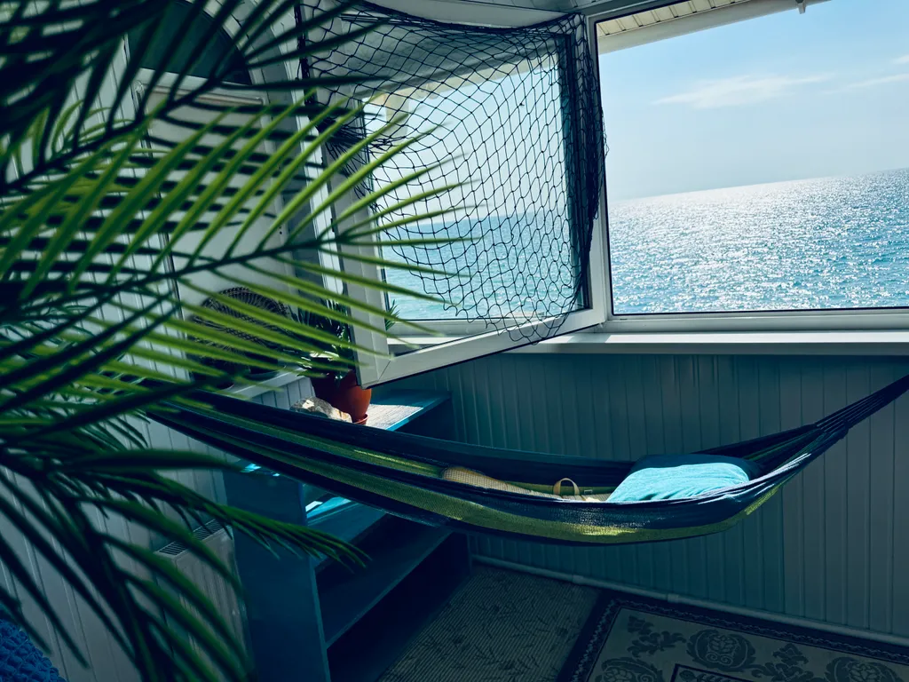 Морская дача у самого моря