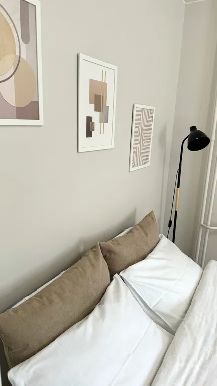 Стильная студия с видом на лес