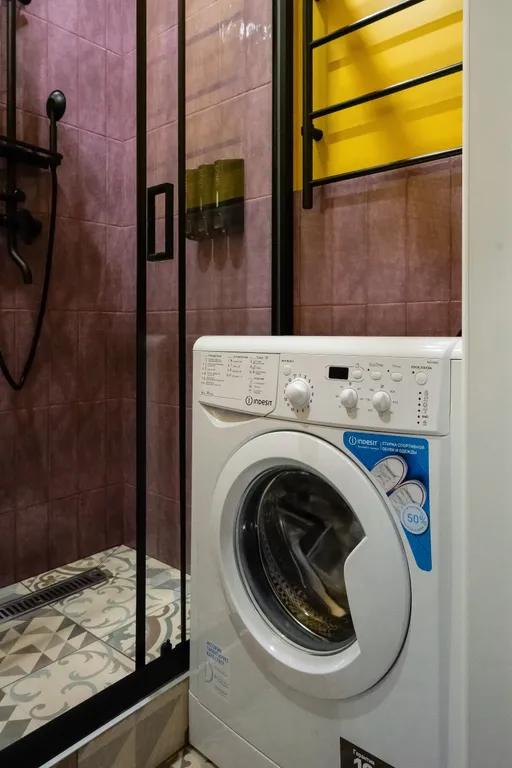 Лиловая студия у моря