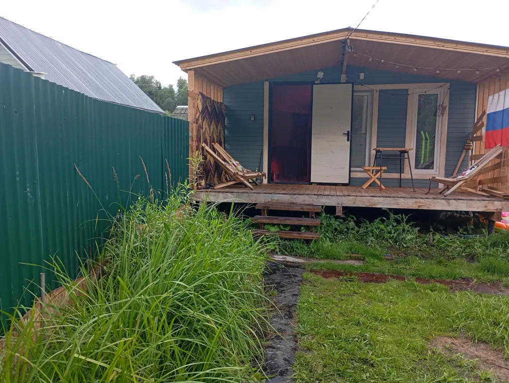 Новый домик рядом с лесом