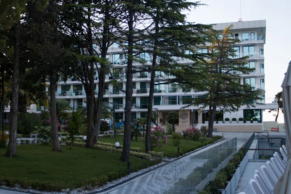 Апартамент с собственным бассейном и пляжем