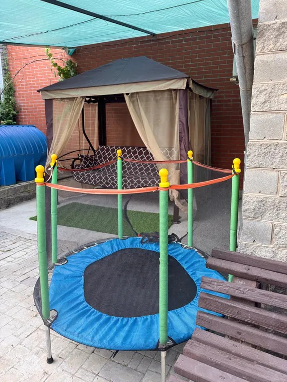 Уютный дворик