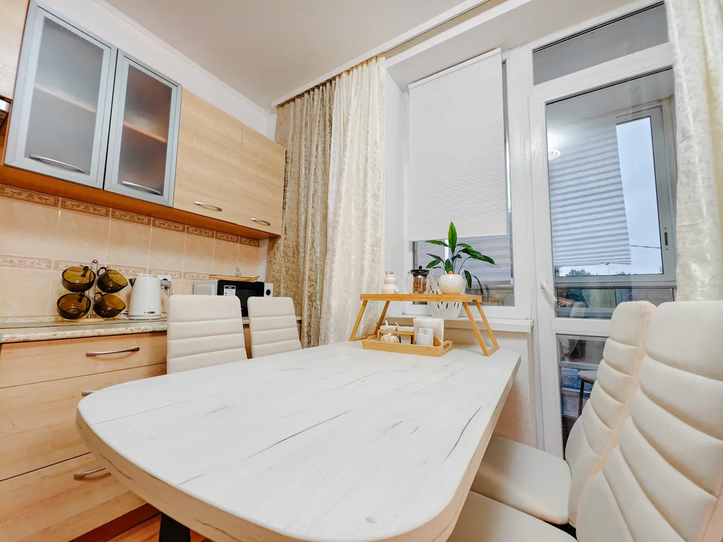 Двухкомнатная/2+1+1+1+1/ Уралмаш/ новостройка /большая кухня/лоджия