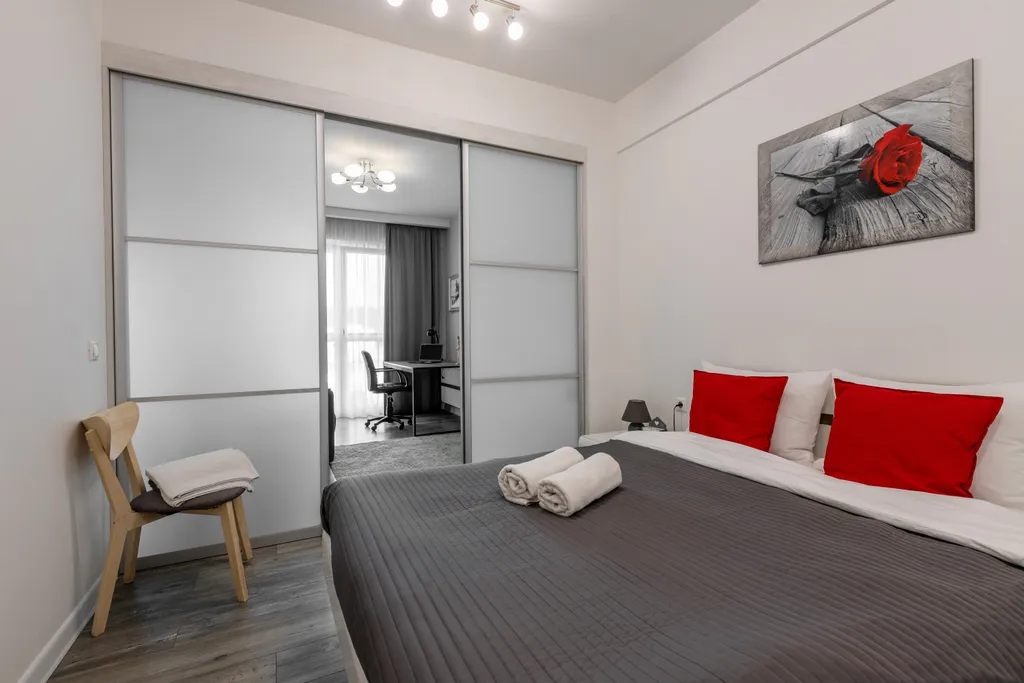 Светлые апартаменты около Dana Mall