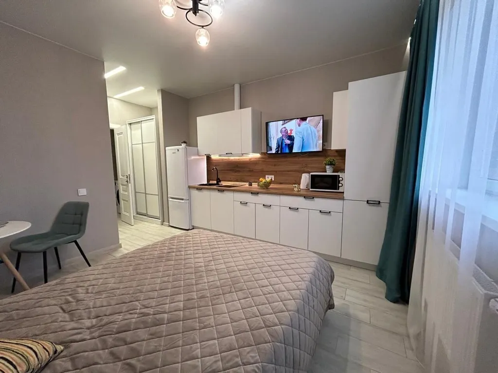 Новая студия с видом на Лавру